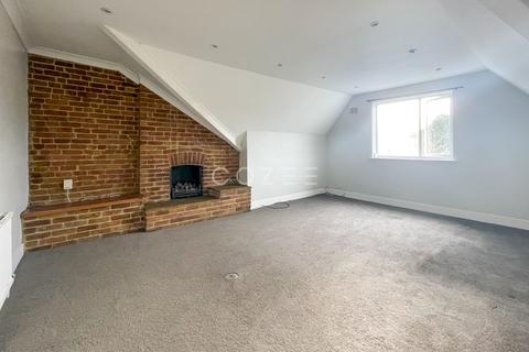 2 bedroom apartment to rent, Croham Road, South Croydon CR2