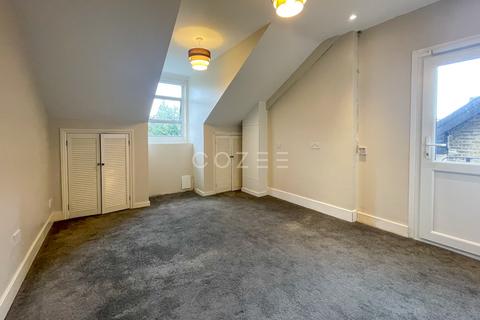 2 bedroom apartment to rent, Croham Road, South Croydon CR2