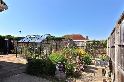 1 Stopham Close, Worthing, BN14 7QE