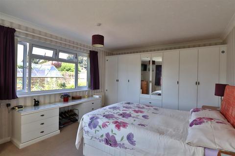 1 Stopham Close, Worthing, BN14 7QE