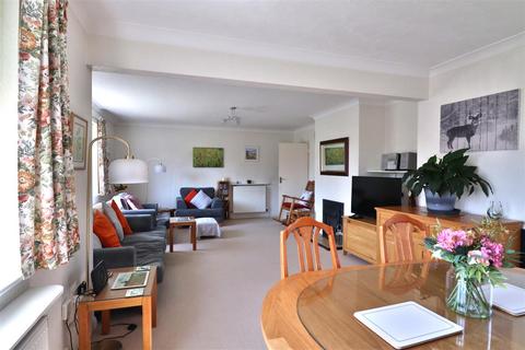 1 Stopham Close, Worthing, BN14 7QE