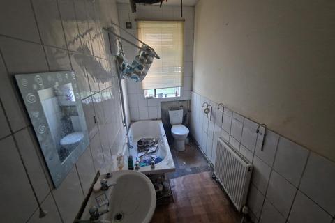 83 Dens Road, Dundee, DD3 7HW