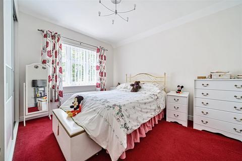 14 Comet Crescent, Calne, SN11 8FT
