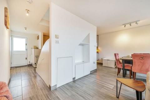 3 bedroom flat for sale, 122 Notting Hill Gate, London, W11 3QS