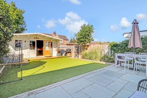 15 Armitage Road, Southend-on-sea, SS1 3RR