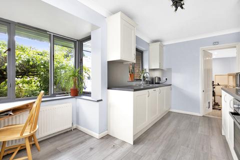 2a Read Road, Ashtead, KT21 2HS