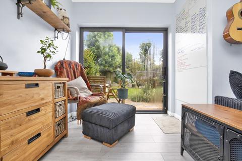 2a Read Road, Ashtead, KT21 2HS