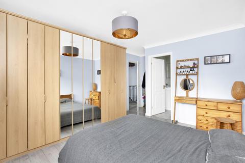 2a Read Road, Ashtead, KT21 2HS