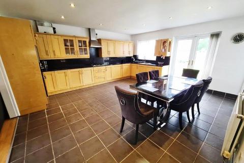 5 bedroom detached house for sale, Slaithwaite Drive, Clayton