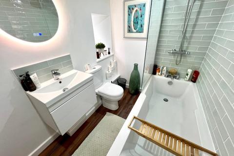 2 bedroom terraced house for sale, High Street, Alderney