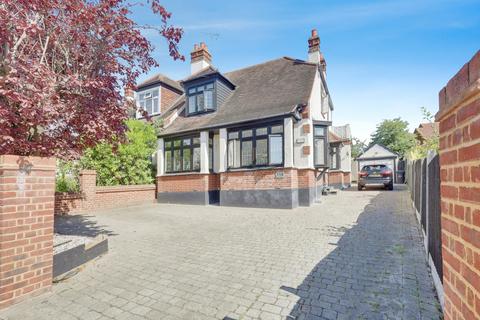116 Blenheim Crescent, Leigh-on-sea, SS9 3DX