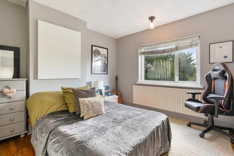 undefined, London Road, Brentford, TW7