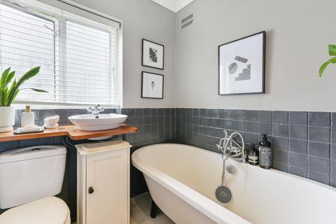 undefined, London Road, Brentford, TW7