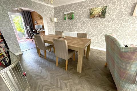 25 Abbey Road, Bingham, Nottingham, NG13 8EE