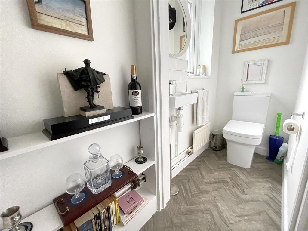 Ground floor cloak room