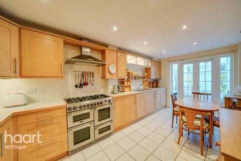 6 bedroom detached house for sale, Emperor Close, Heybridge