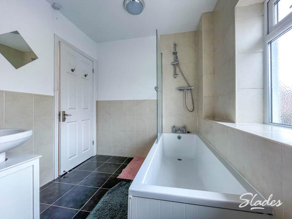 1 wick bathroom 2