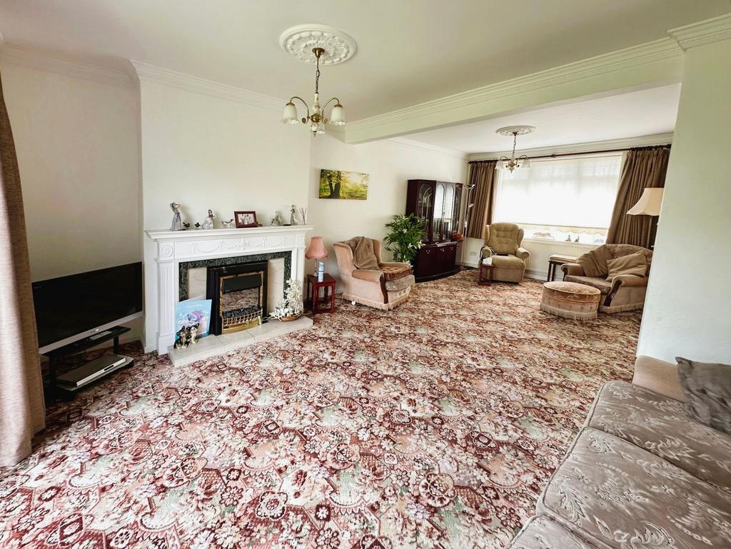 Living Room/ Dining Area
