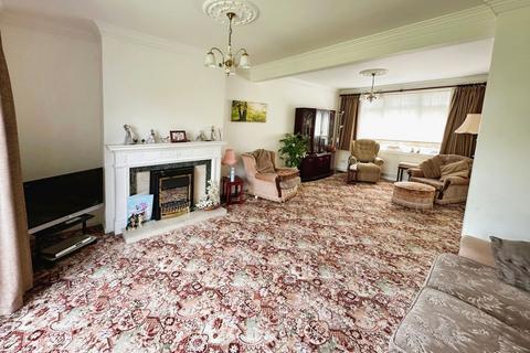 15 Beechcombe, Corringham, Stanford-le-hope, SS17 9DN
