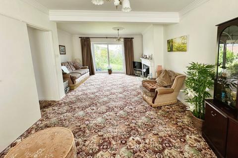 15 Beechcombe, Corringham, Stanford-le-hope, SS17 9DN