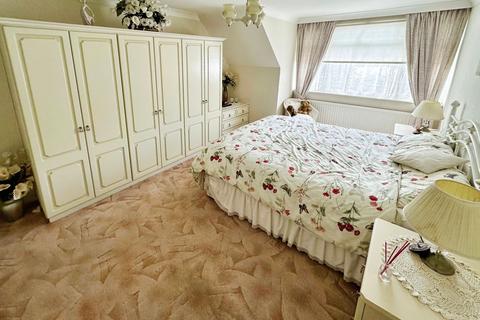 15 Beechcombe, Corringham, Stanford-le-hope, SS17 9DN
