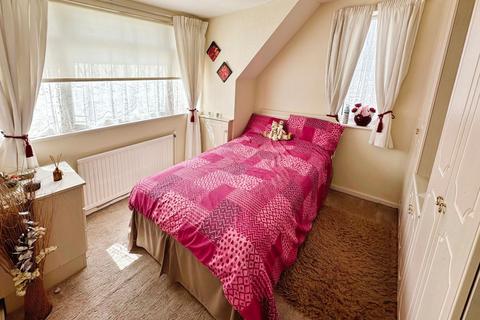 15 Beechcombe, Corringham, Stanford-le-hope, SS17 9DN