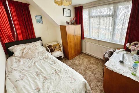 15 Beechcombe, Corringham, Stanford-le-hope, SS17 9DN