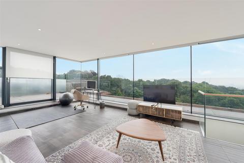 3 bedroom flat for sale, Firecrest Drive, Hampstead, NW3