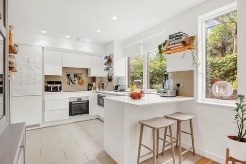 Flat 3, 10 Andre Street, London, E8 2AA