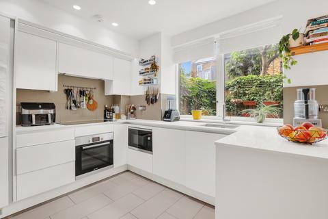 Flat 3, 10 Andre Street, London, E8 2AA