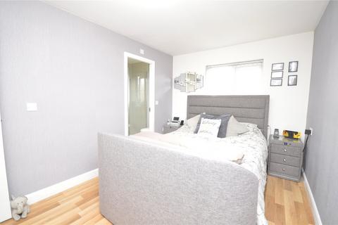 118 New Forest Way, Leeds, LS10 4FD