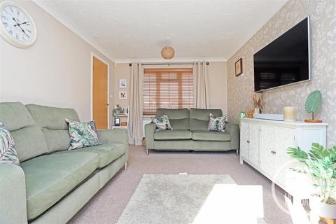 31 Bloomfield Way, Carlton Colville, Lowestoft, NR33 8TH