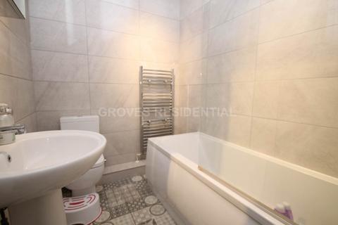 1 bedroom flat for sale, Tennyson Avenue, New Malden