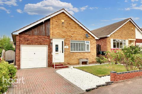 2 bedroom detached bungalow for sale, Hazelwood Crescent, Clacton-On-Sea