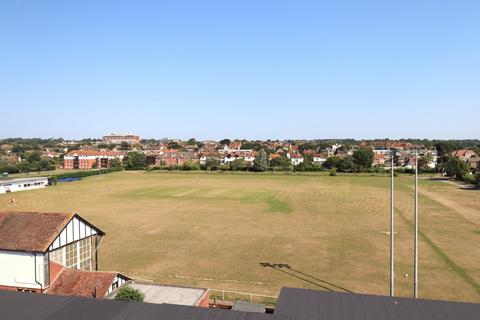 2 bedroom flat for sale, St Thomas, West Parade, Bexhill on Sea, TN39