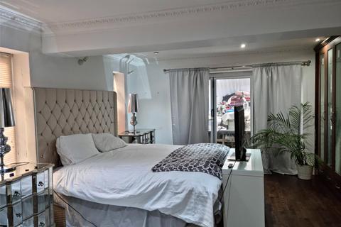 96 Empire Road, Perivale, Greenford, UB6 7EG