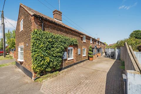 5 bedroom detached house for sale, Manor Road, Dersingham