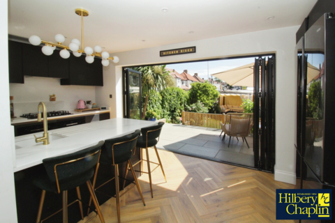 1 Link Way, Hornchurch, RM11 3RN