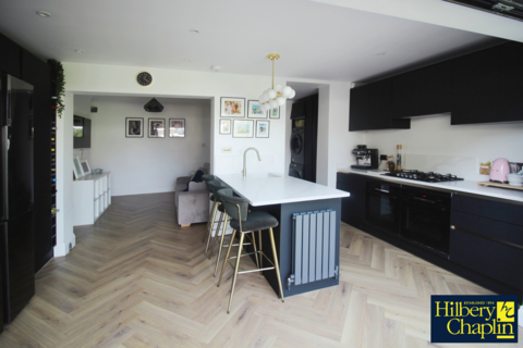 1 Link Way, Hornchurch, RM11 3RN