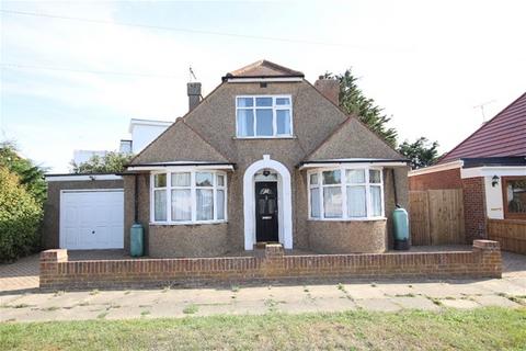 3 bedroom detached house for sale, Cliff Road, Holland on Sea