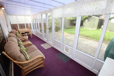 2 bedroom detached bungalow for sale, Norfolk Avenue, Holland on Sea