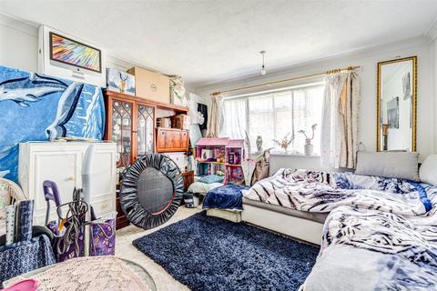 2 bedroom flat for sale, Lamorna Grove, Worthing, West Sussex, BN14