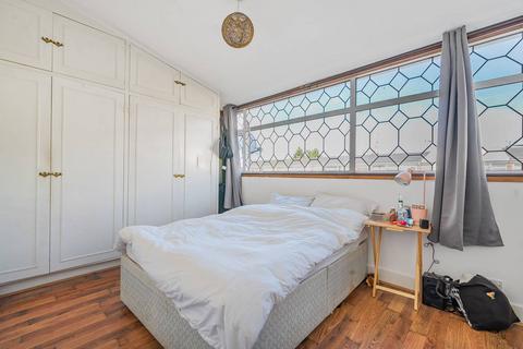 4 bedroom terraced house to rent, Campsfield Road, Crouch End, London, N8