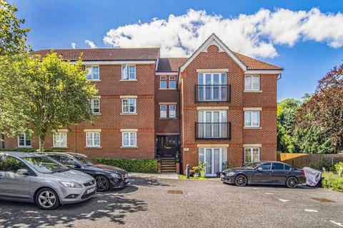 2 bedroom apartment for sale, Eothen Close, Caterham