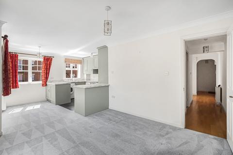 11 Eothen Close, Caterham, CR3 6JU
