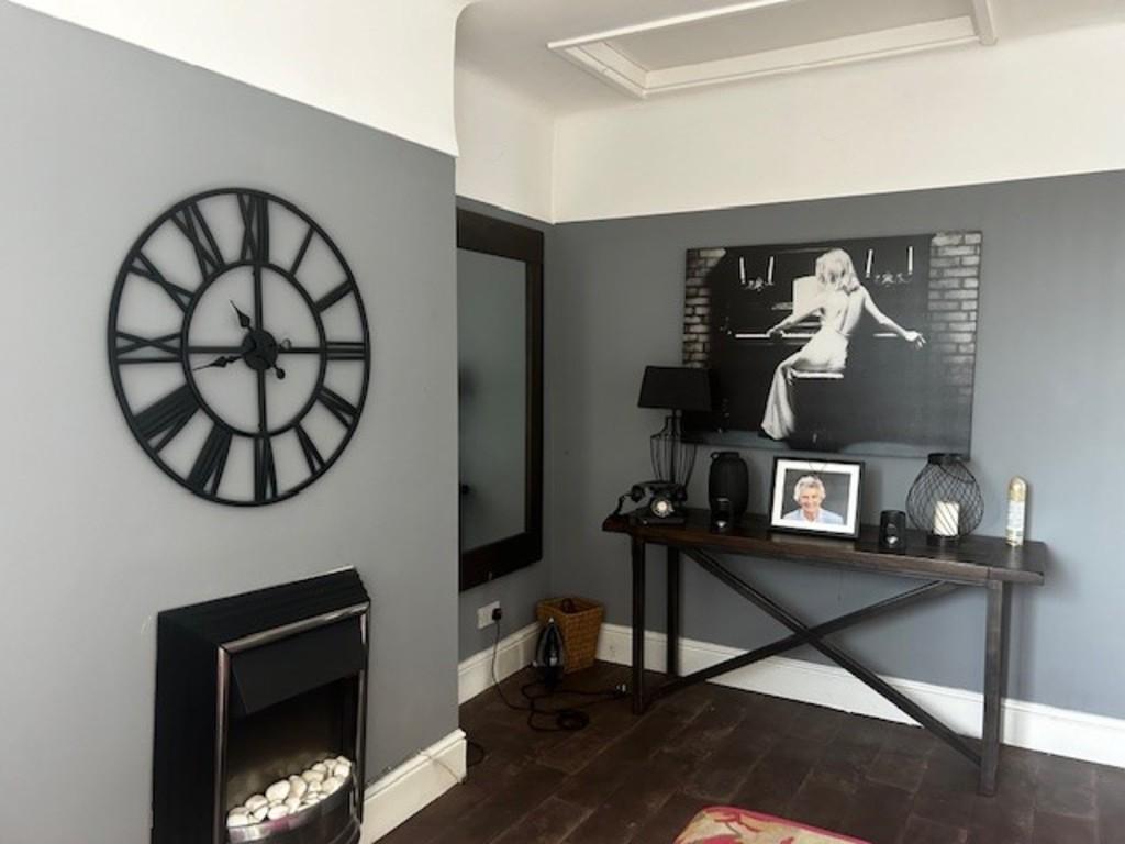 Lounge 2