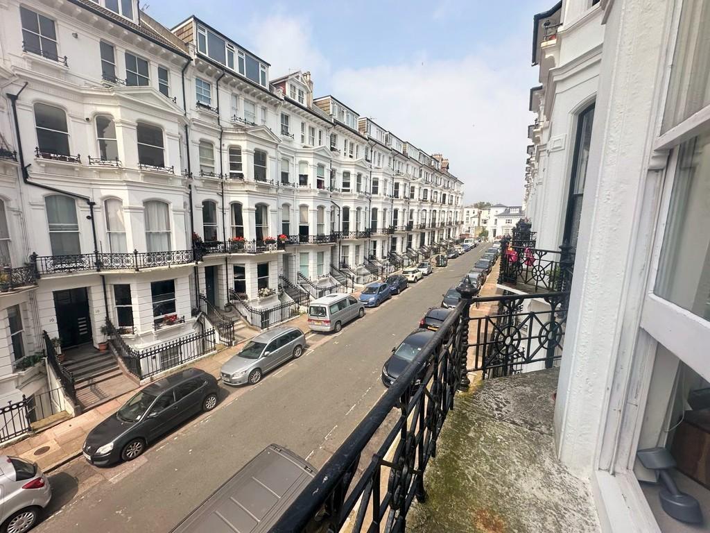 Balcony i