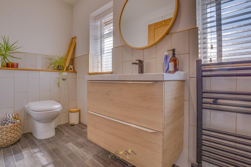 Bathroom 1.2