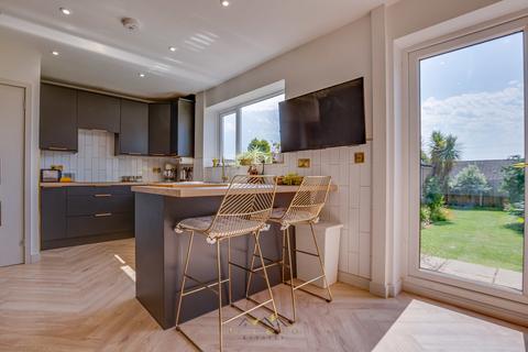 44 Braithwell Road, Ravenfield, Rotherham, S65 4LH