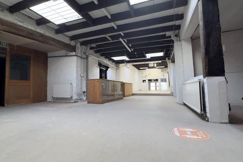 Retail property (high street) to rent, 4 High Street